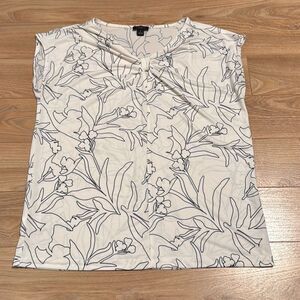 Ann Taylor White and Black Floral Pattern Front Knot Short Sleeve Blouse Size Me